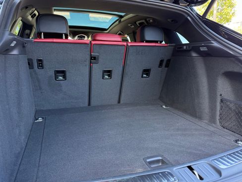 Certified 2025 Porsche Macan image 33