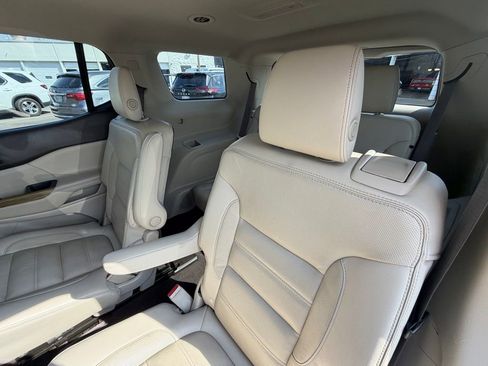 Used 2018 GMC Acadia Denali w/ Technology Package image 8