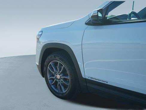 Used 2023 GMC Terrain SLT image 35