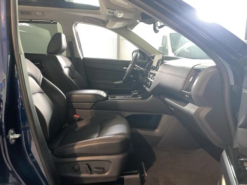 Used 2025 Nissan Pathfinder SL w/ SL Premium Package AWD/4WD image 22
