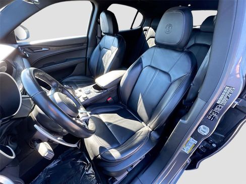 Used 2024 Alfa Romeo Stelvio Sprint image 19