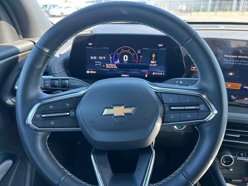 Used 2026 Chevrolet Traverse LT w/ LPO, Floor Liner Package FWD image 11