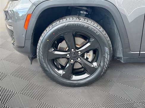 Used 2022 Jeep Grand Cherokee L Limited w/ Luxury Tech Group II image 31