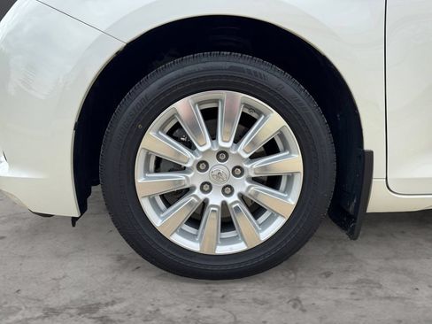 Used 2017 Toyota Sienna XLE Premium AWD/4WD image 9