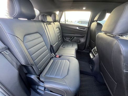 Certified 2025 Volkswagen Atlas Cross Sport SEL R-Line image 26