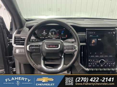 Used 2025 GMC Acadia Elevation image 29