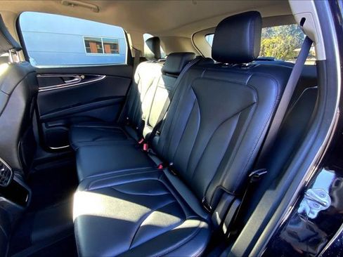 Used 2022 Lincoln Nautilus AWD w/ Premium Package image 23