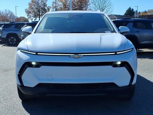 New 2026 Chevrolet Equinox EV LT image 8