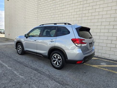 Used 2022 Subaru Forester Premium image 10