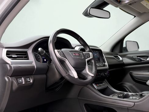 Used 2021 GMC Acadia SLT FWD image 2