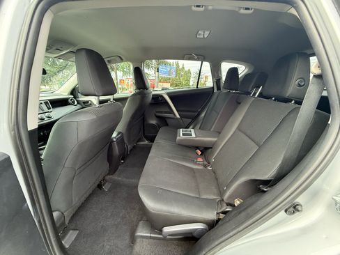 Used 2016 Toyota RAV4 LE image 12