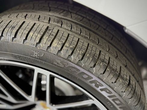 New 2026 Porsche Macan AWD/4WD image 16