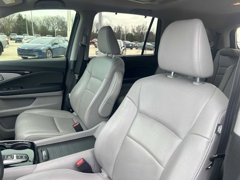 Used 2019 Honda Pilot Touring image 13