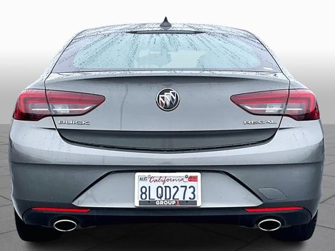 Used 2018 Buick Regal Essence image 4