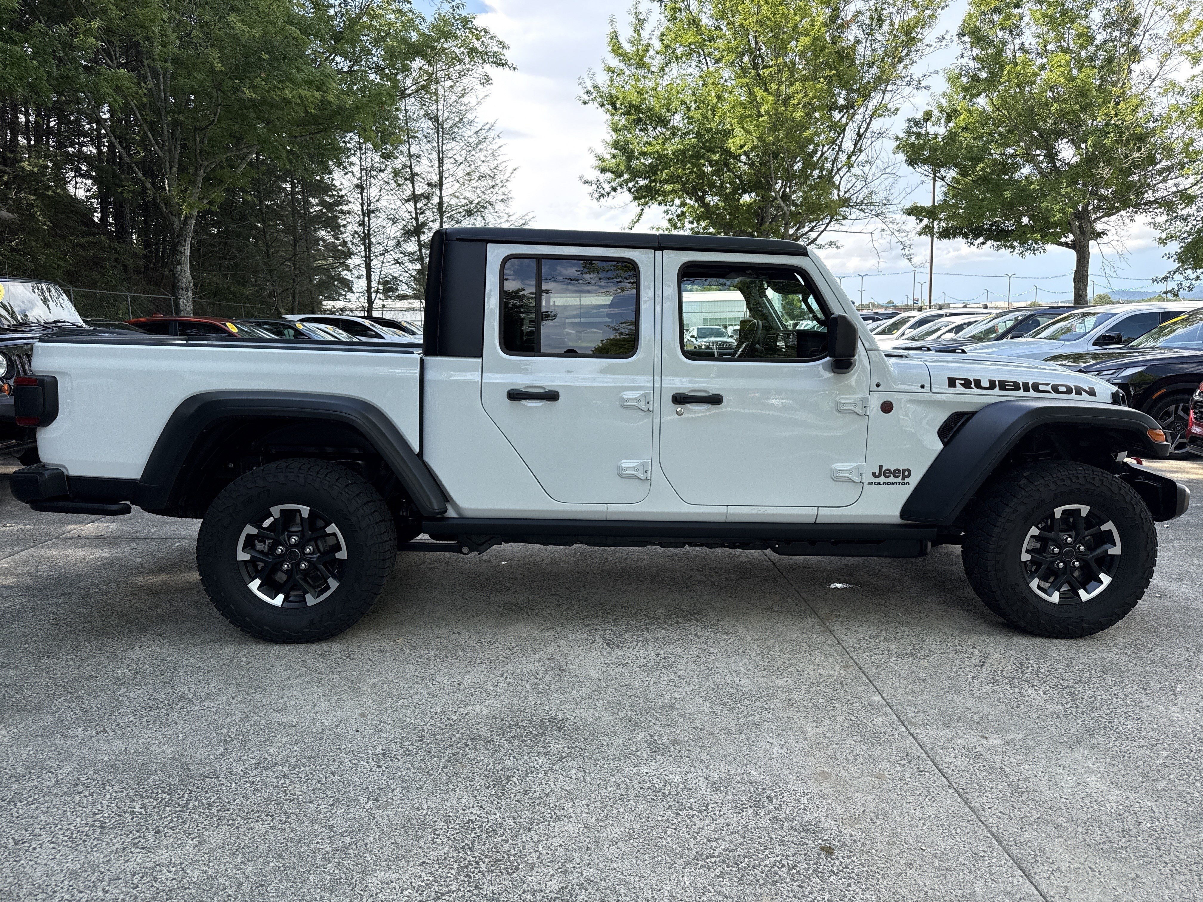 Used 2026 Jeep Gladiator Rubicon AWD/4WD image 8