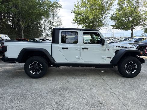 Used 2026 Jeep Gladiator Rubicon AWD/4WD image 8