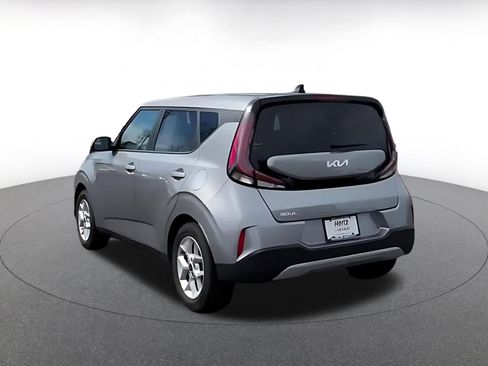Used 2025 Kia Soul LX w/ LX Technology Package image 11