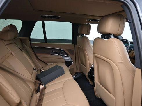 Used 2025 Land Rover Range Rover SE AWD/4WD image 14