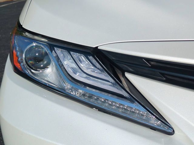 Used 2022 Toyota Camry XLE FWD image 10