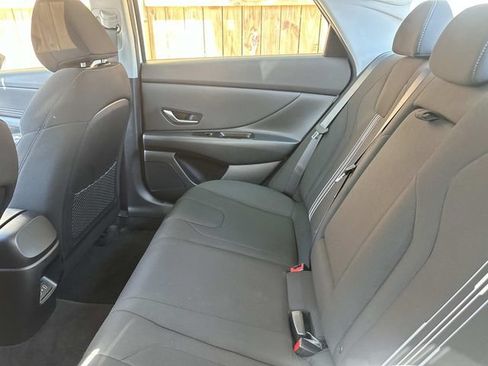 Used 2025 Hyundai Elantra SEL FWD image 6