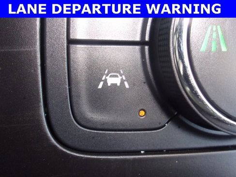 Used 2020 Chevrolet Traverse LT w/ LT Premium Package image 6