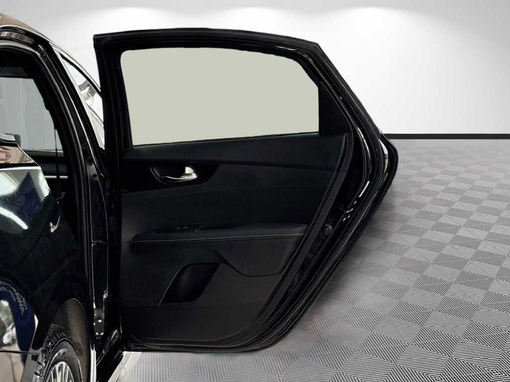 Used 2023 Kia Forte GT-Line FWD image 32