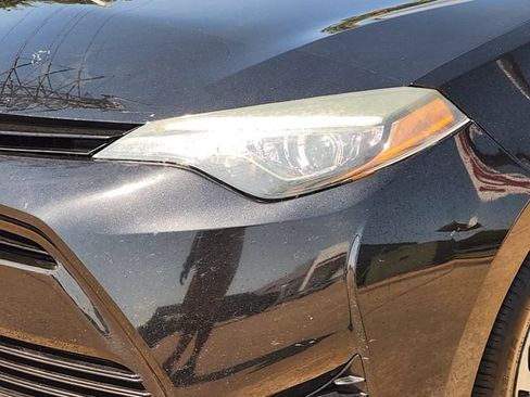 Used 2017 Toyota Corolla LE FWD image 6