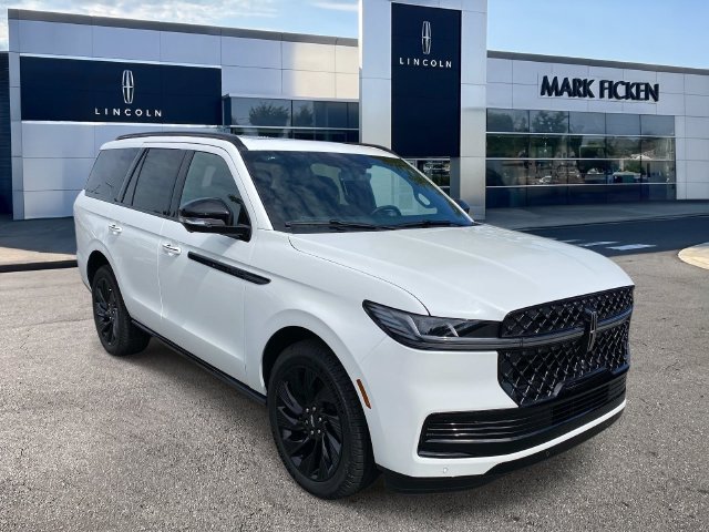 New 2027 Lincoln Navigator Reserve w/ Jet Appearance Package AWD/4WD image 1