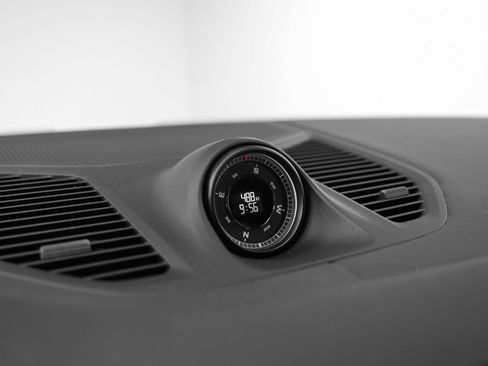Certified 2026 Porsche Cayenne E-Hybrid AWD/4WD image 41