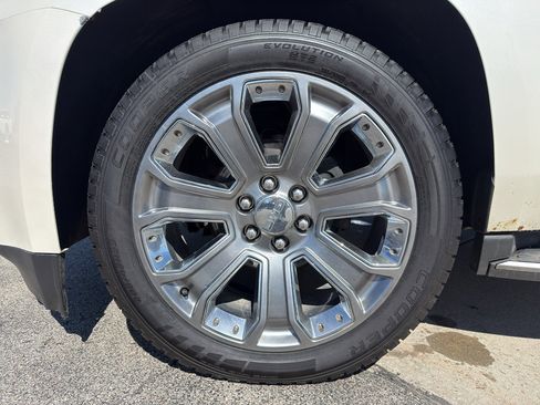 Certified 2015 GMC Yukon XL Denali image 9