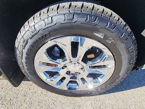 Used 2023 Chevrolet Silverado 1500 LTZ image 12