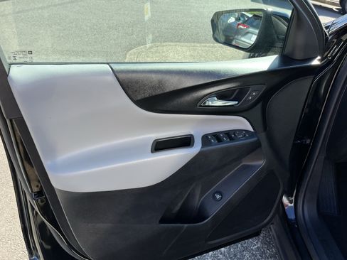 Used 2024 Chevrolet Equinox LT FWD image 15