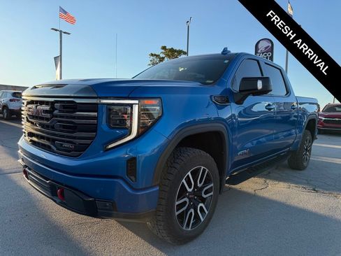 Used 2022 GMC Sierra 1500 AT4 w/ AT4 Premium Package AWD/4WD image 2