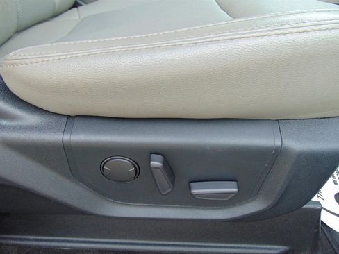 Used 2020 Ford F150 Lariat image 17