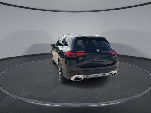 Used 2024 Mercedes-Benz GLC 300 image 7