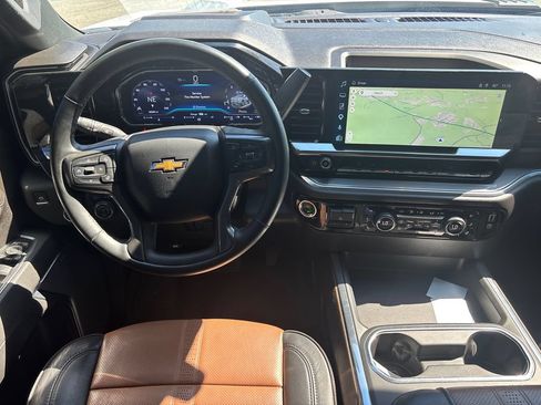 Used 2025 Chevrolet Silverado 3500 High Country w/ High Country Premium Package AWD/4WD image 21
