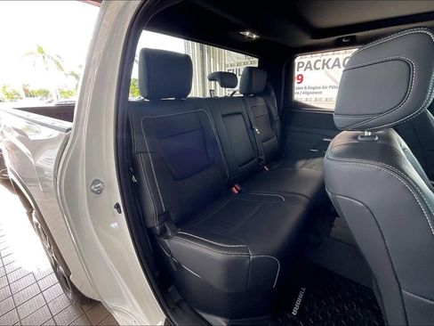 Used 2026 Toyota Tundra Limited AWD/4WD image 15