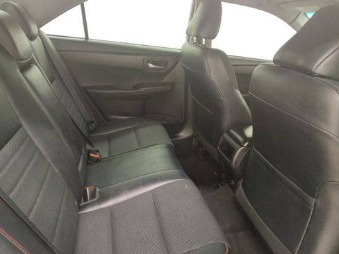 Used 2016 Toyota Camry SE FWD image 19