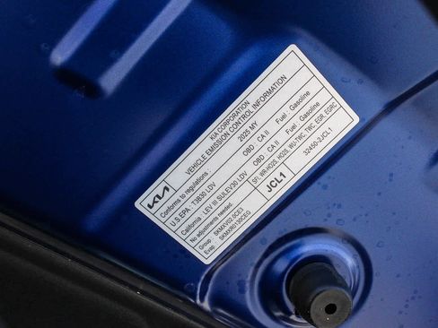 Used 2025 Kia K4 LXS image 27