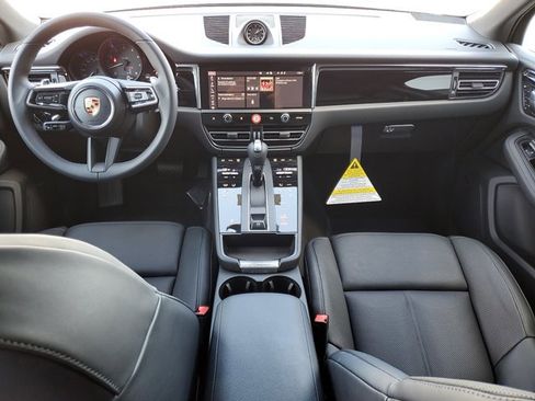 Used 2025 Porsche Macan image 16