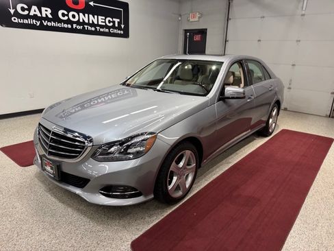 Used 2014 Mercedes-Benz E 350 4MATIC Sedan image 3