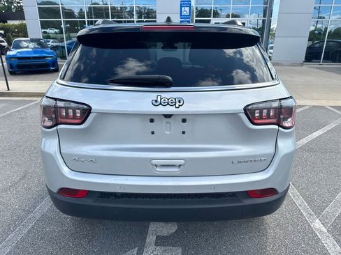 Used 2025 Jeep Compass Limited AWD/4WD image 8