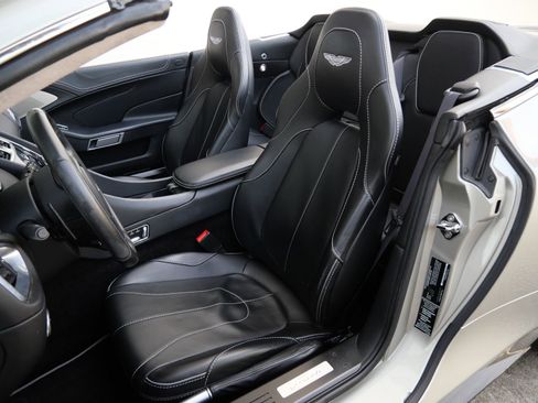 Used 2014 Aston Martin Vanquish Volante RWD image 28