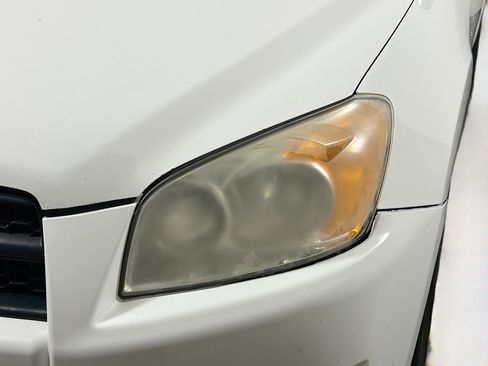 Used 2011 Toyota RAV4 4WD image 11