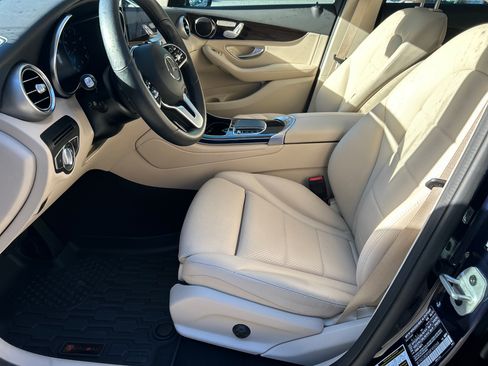 Certified 2021 Mercedes-Benz GLC 300 image 22