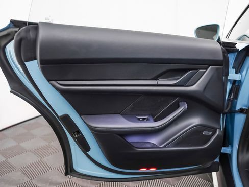 Used 2024 Porsche Taycan 4 Cross Turismo image 26