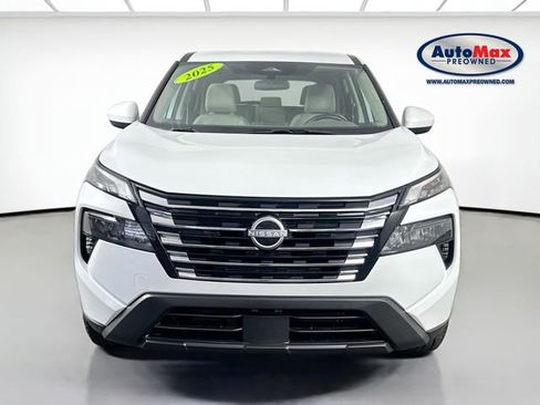 Used 2025 Nissan Rogue SV AWD/4WD image 6