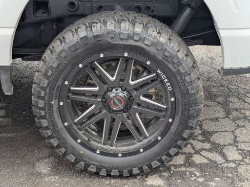 Used 2024 Ford F150 XLT AWD/4WD image 3