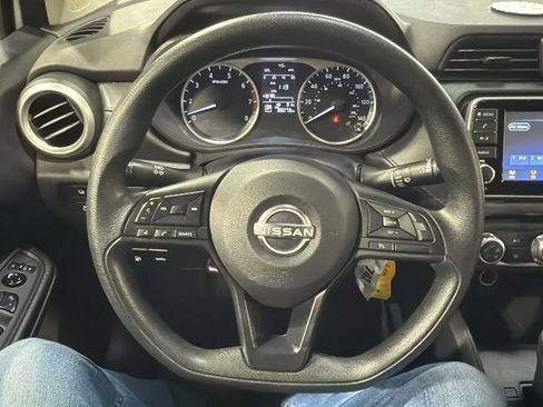 Used 2023 Nissan Versa S FWD image 10