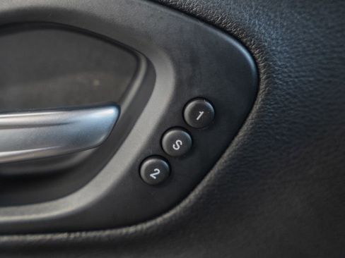 Used 2019 Jeep Cherokee High Altitude AWD/4WD image 40